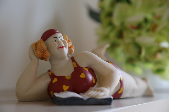 Free Figurine Woman photo and picture