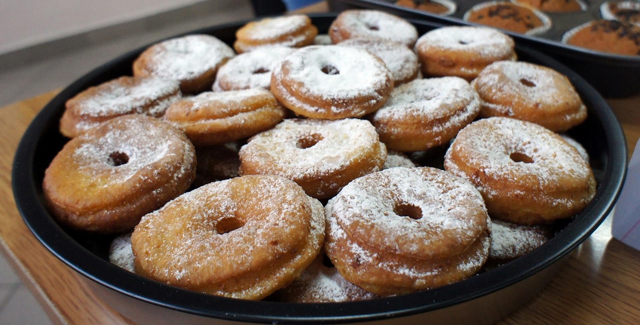 Bud Fat Thursday Donuts Powdered - Free photo on Pixabay