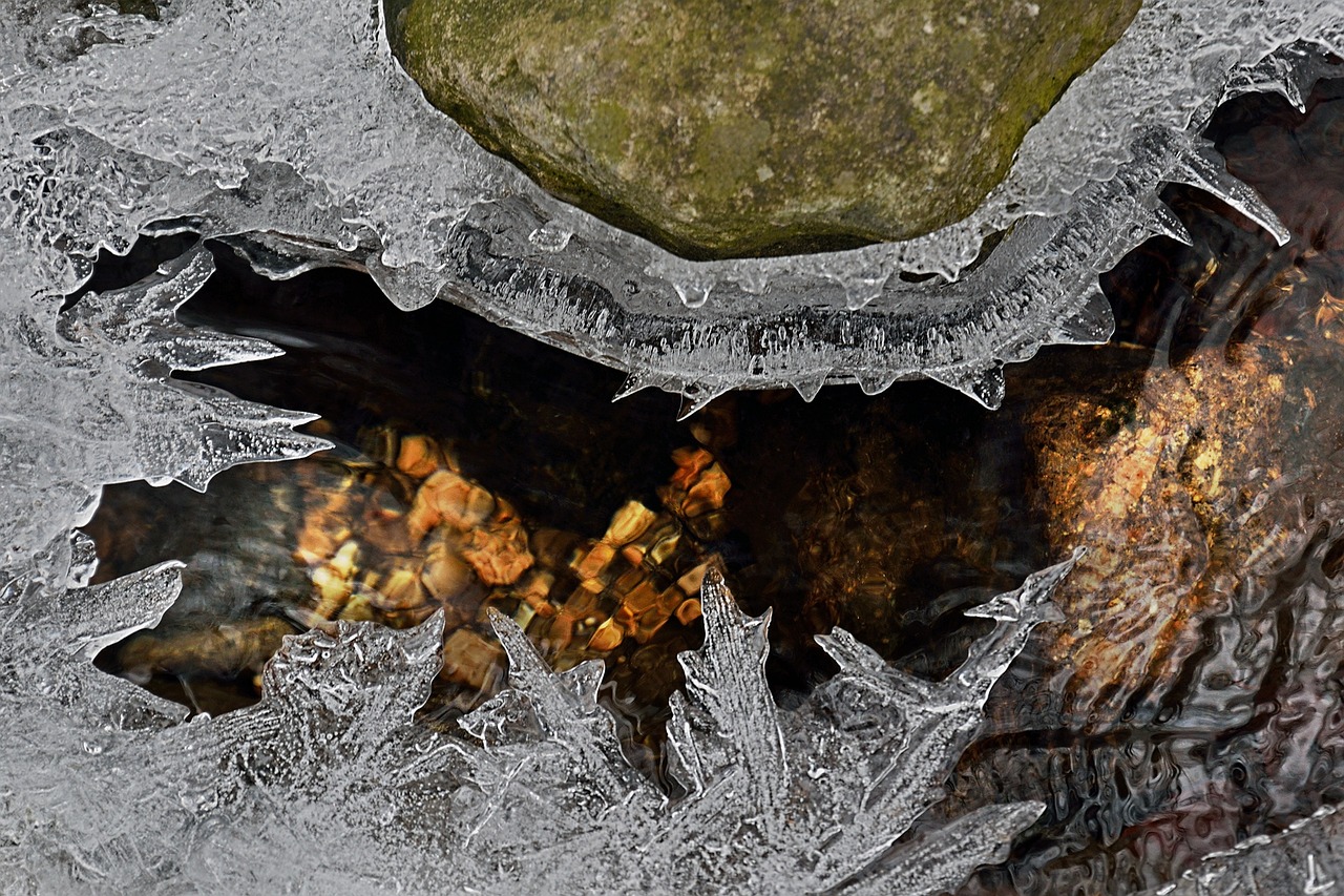Icy Creek - free online jigsaw puzzle photo