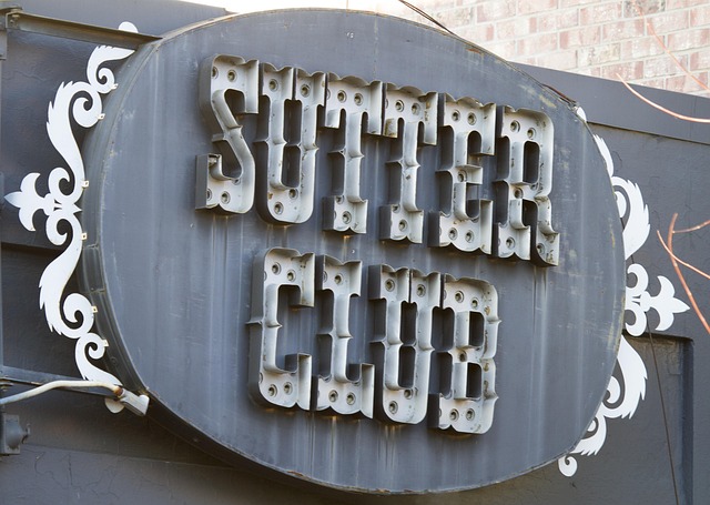 Free Saloon Sign photo and picture