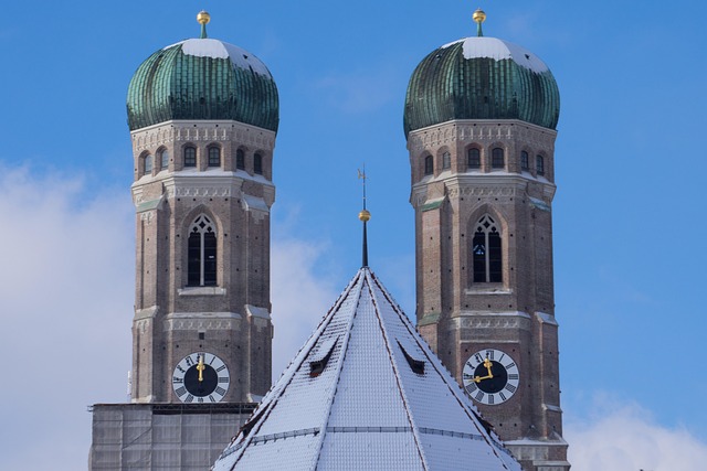 Free Woman Church Munich photo and picture