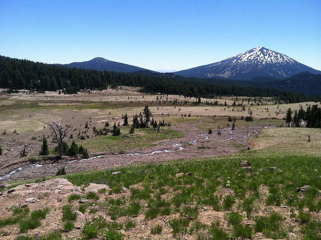 Free Mountain Outdoor photo and picture