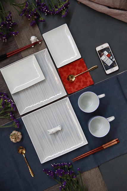 Japanisches Geschirr, Handy, Tasse