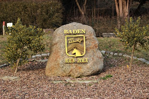 At Bade, Achim Svømning, Landsby