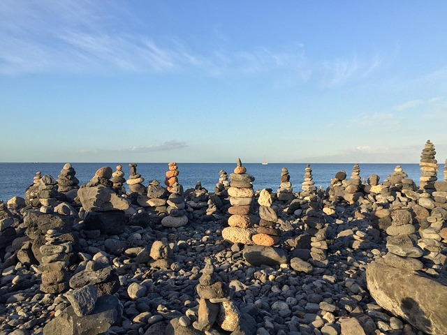 Free Rocks Beach photo and picture