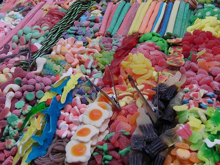 Chucherías y Golosinas en Mozón Chuches la Plaza en Mozón, En la imagen algunas chucherías y golosinas