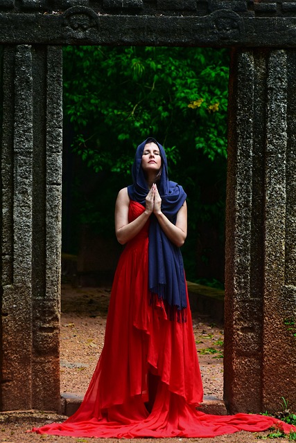 Free Pray Woman photo and picture