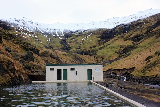 Free Pool Mountain photo and picture