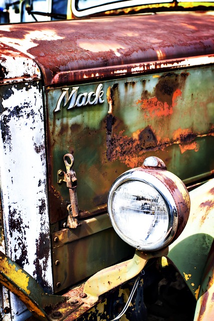 Free Color Old Truck photo and picture