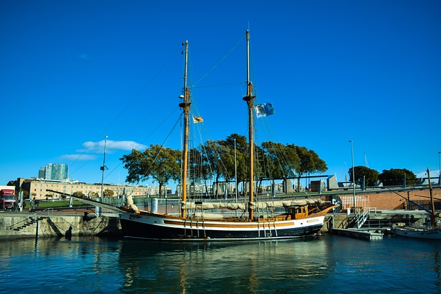 Free Boat Wooden Boat photo and picture
