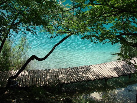 Blaues Wasser, Plivsko See, Kroatien