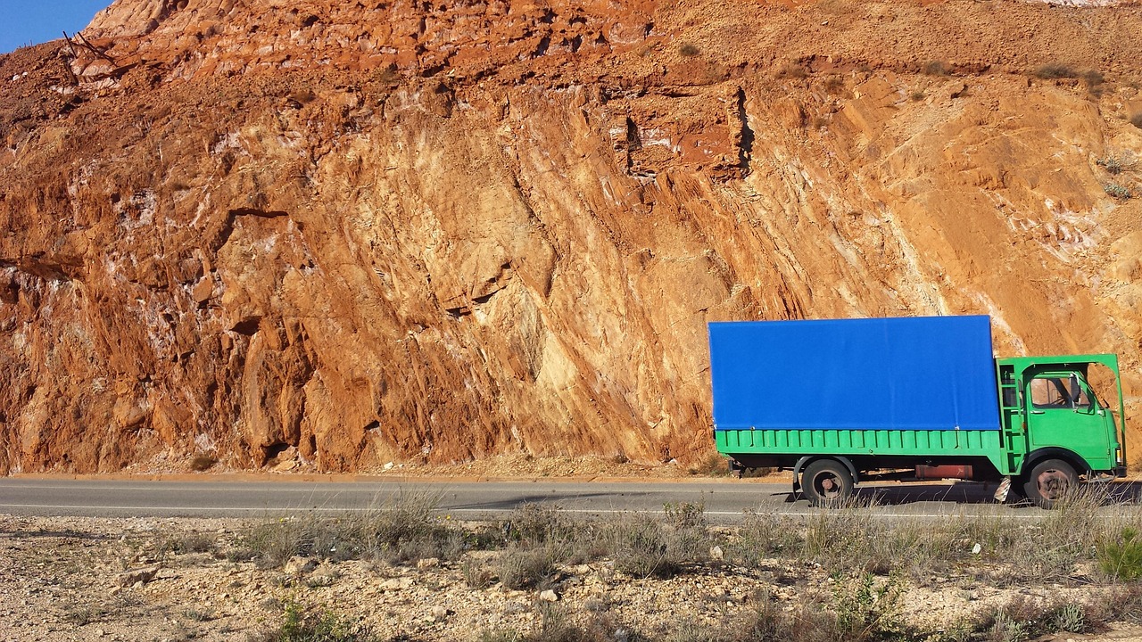 Truck - free online jigsaw puzzle photo