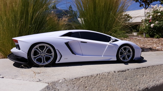 Free Car White photo and picture