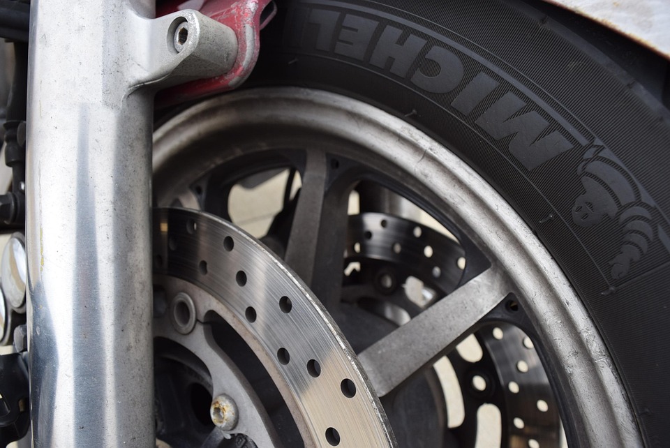 motorcycle axel cruiser michelin