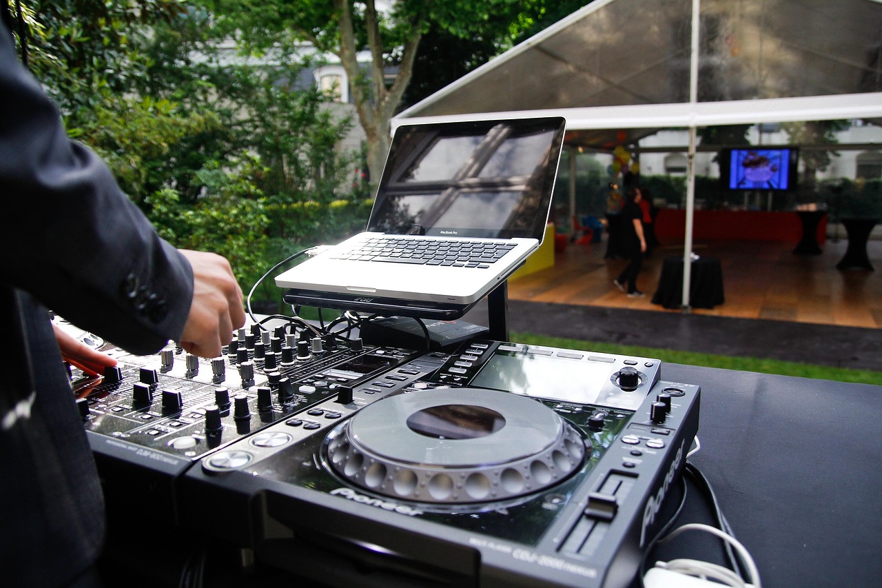 Music - free online jigsaw puzzle photo