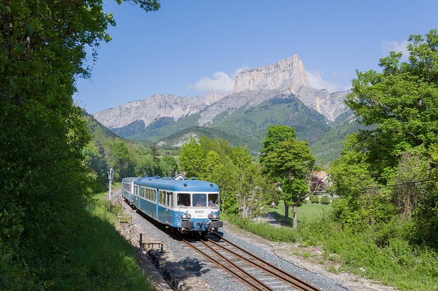 Free Train X2800 photo and picture