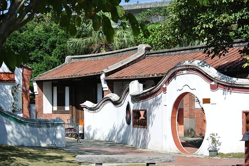 Free Former Residence House photo and picture