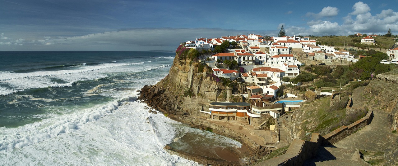 Azenhas Do Mar - free online jigsaw puzzle photo