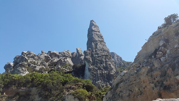 Aguglia Di Goloritzè, Cala Goloritzè