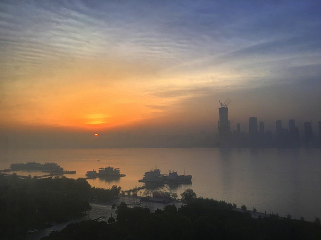 Free Dawn The Yangtze River photo and picture