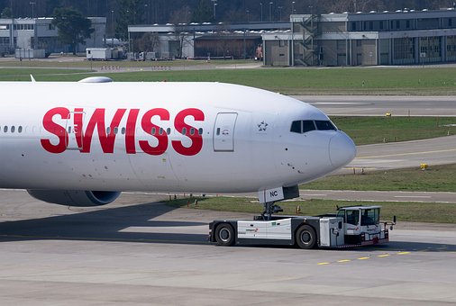 Swiss, Boeing 777, Flugzeug, Schlepper