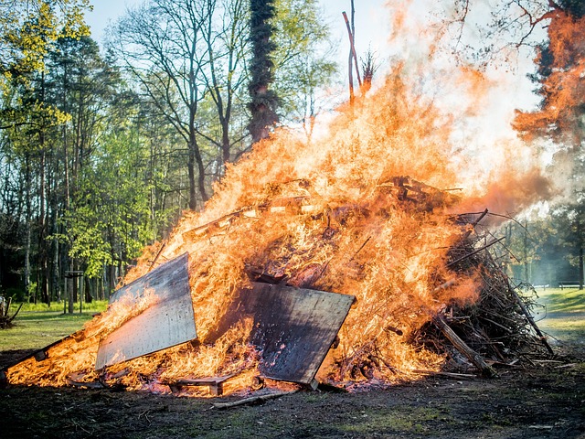 Feuer, Maifeuer, Hitze, Verbrennen