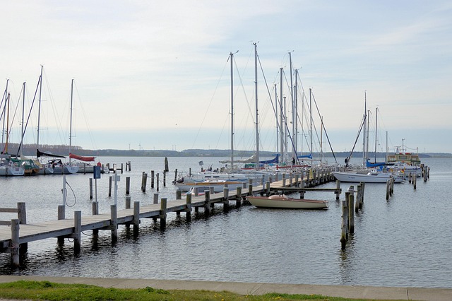 Free Web Boats photo and picture