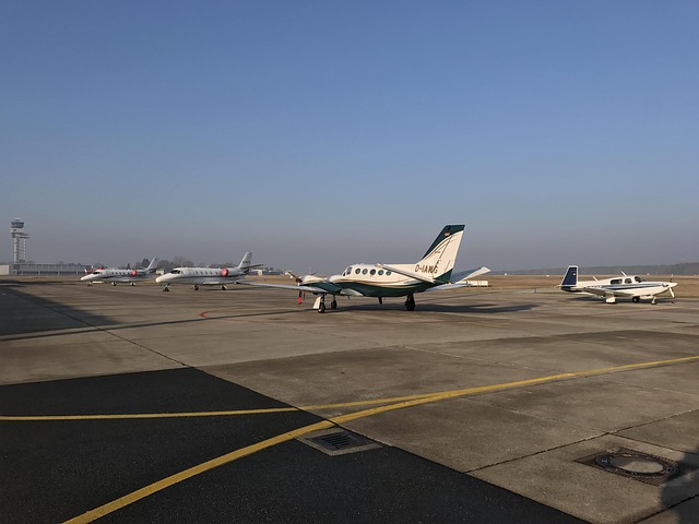 Free Airport Hanover photo and picture
