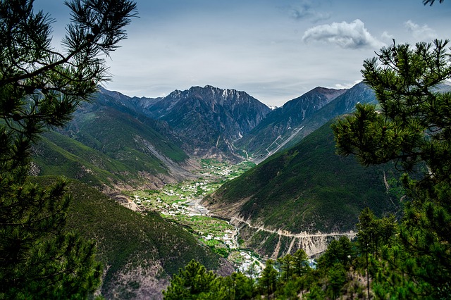 Free Plateau Village photo and picture