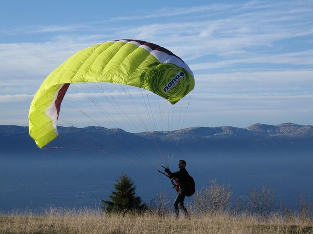 Free Parachute Mountain photo and picture