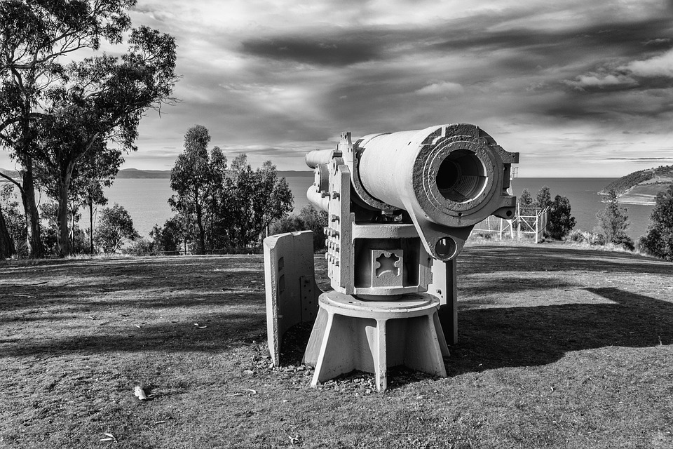 canon black and white