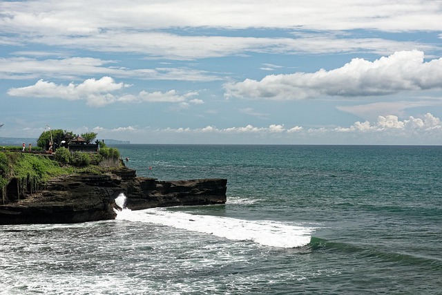 Free Bali Tanah Lot photo and picture