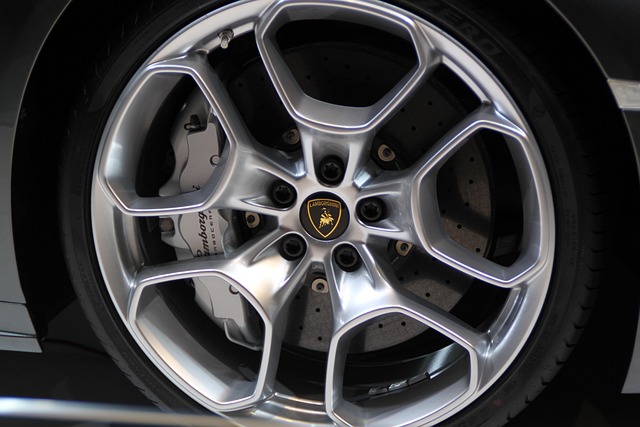 Free Lamborghini Wheel Hub photo and picture