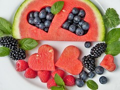 fruit-2367029__180.jpg