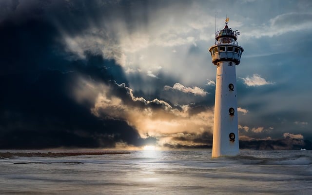 Free lighthouse glow of light eve illustration