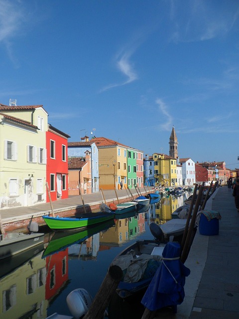 Free Burano Italy photo and picture