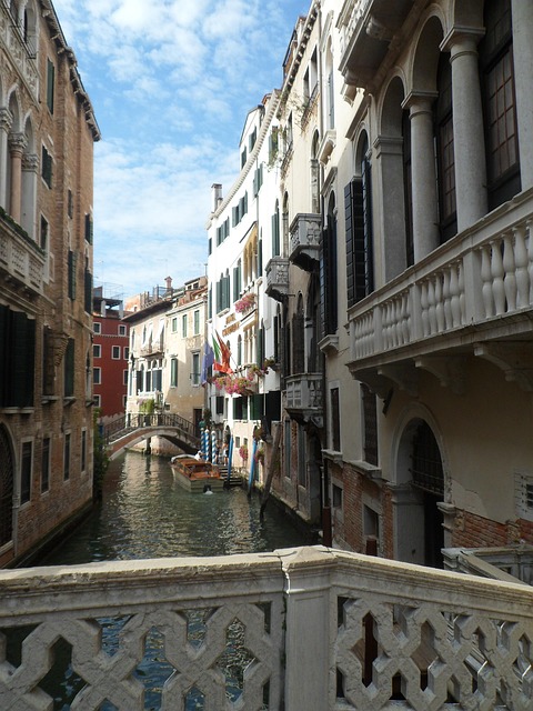 Free Venice Bridge photo and picture
