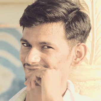 Dhaval, Sanyaja, Junge