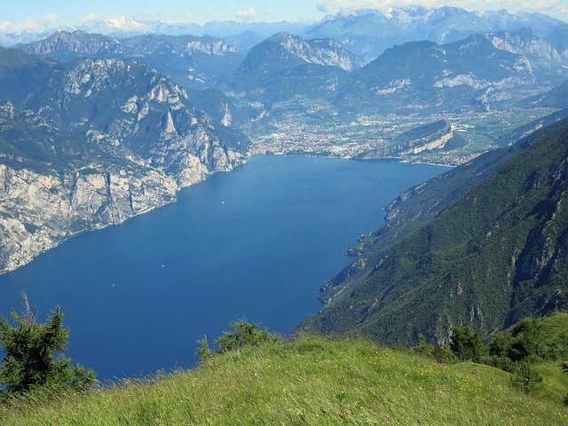 Free Garda Lake photo and picture