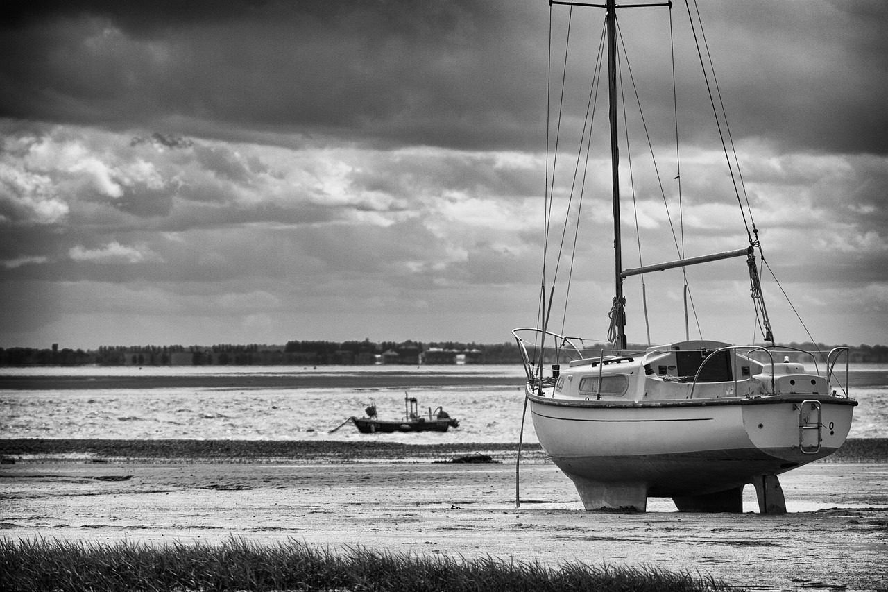 Abandoned Boat B W Gray Free Photo On Pixabay