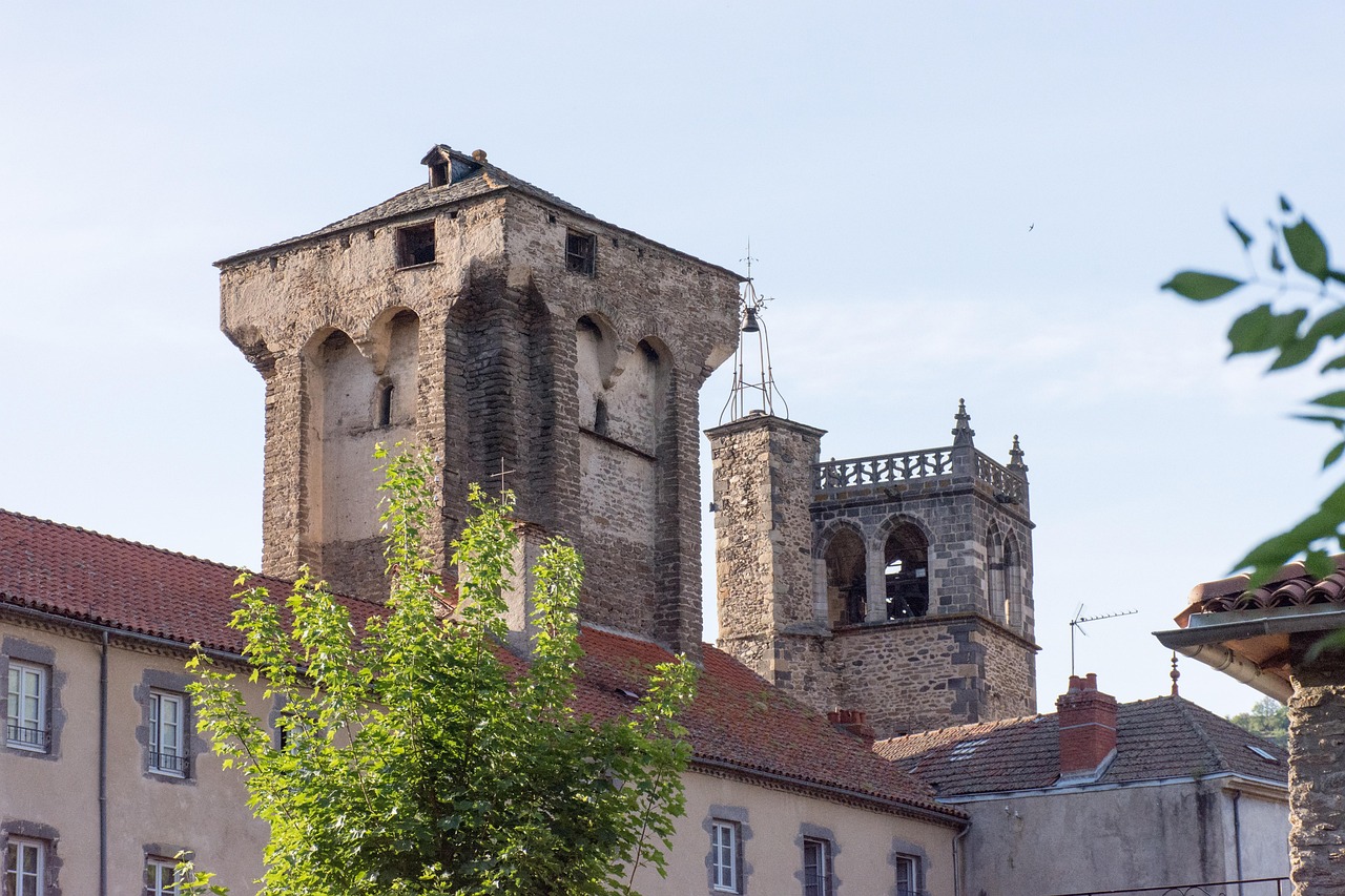 Blesle - free online jigsaw puzzle photo