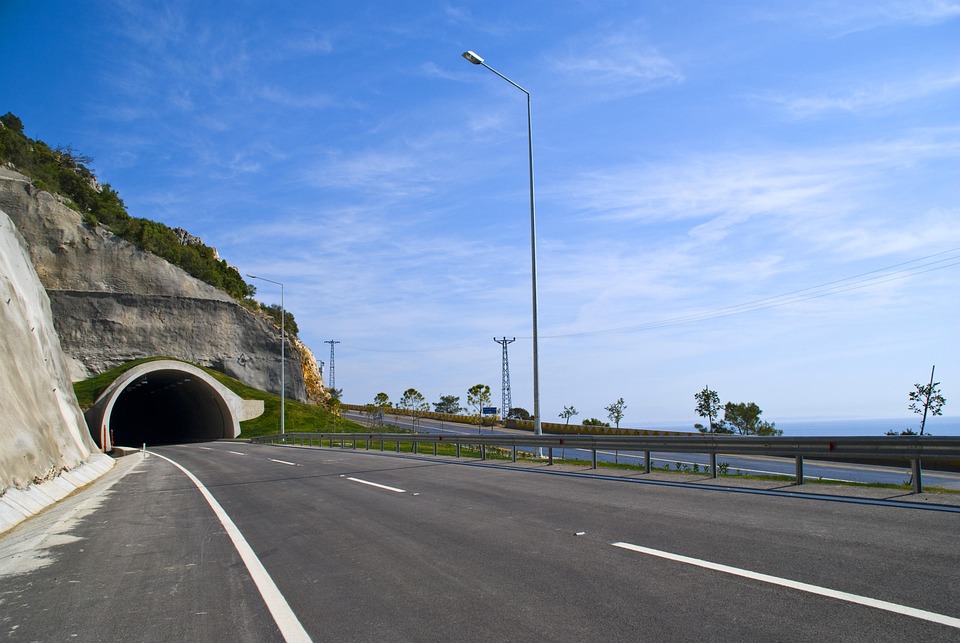 Die Straßen-Tunnel auf Madeira Die Straßen-Tunnel auf Madeira