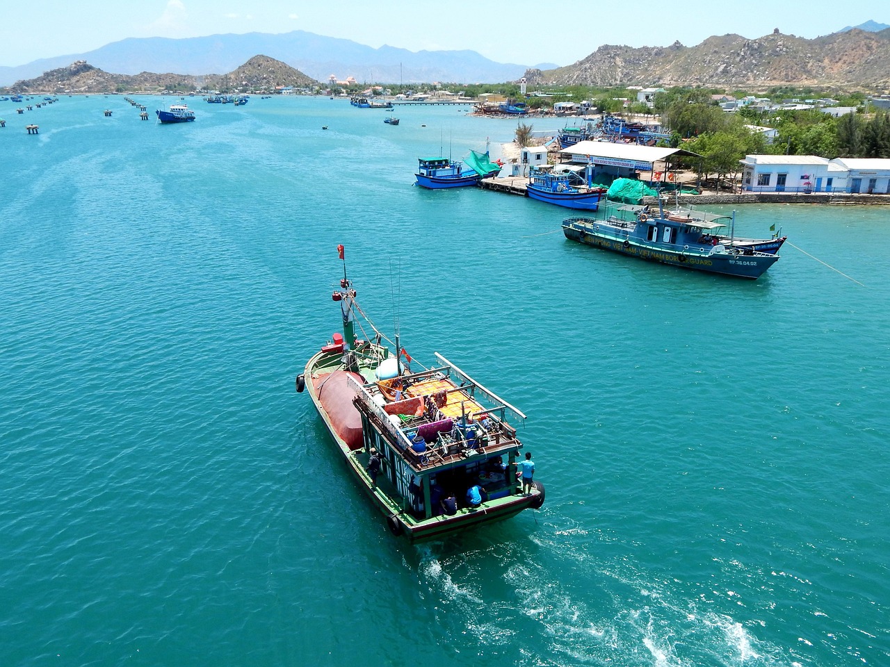 Boat - free online jigsaw puzzle photo
