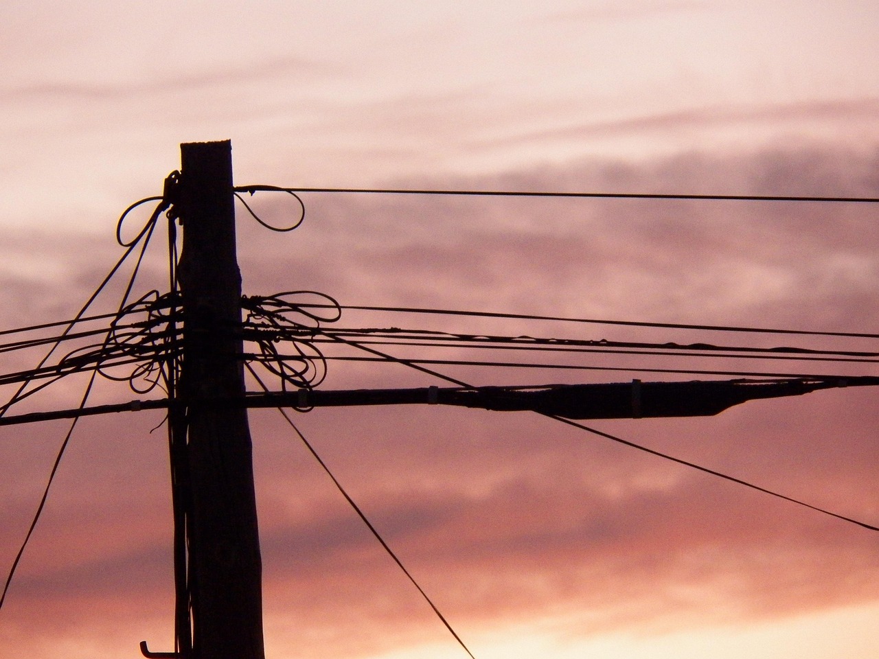 Wires - free online jigsaw puzzle photo