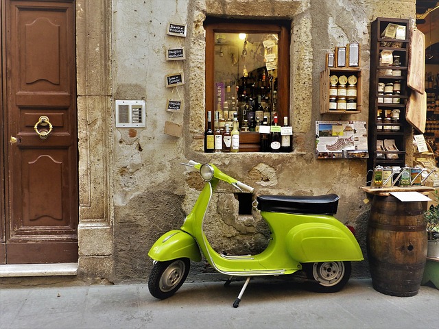 Free Toscana Vespa photo and picture
