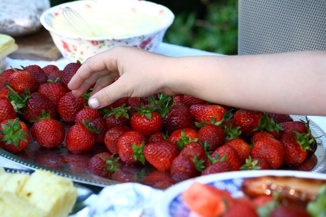 Free Strawberries Child photo and picture