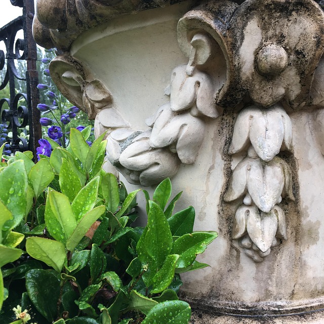 Free Urn Garden photo and picture