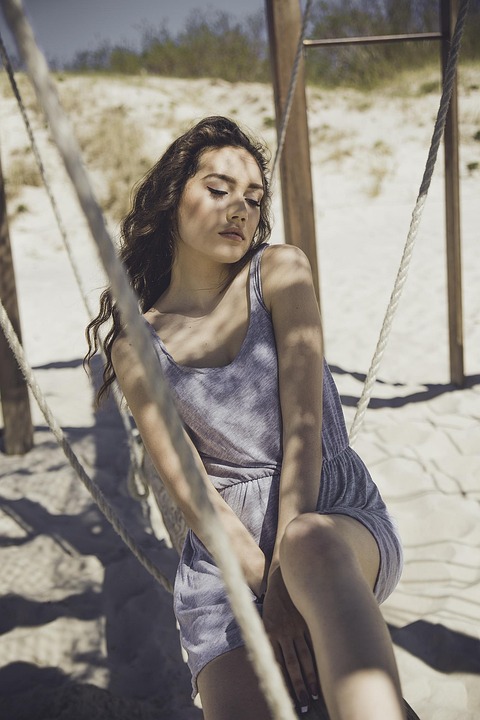 girl-2422072_960_720.jpg