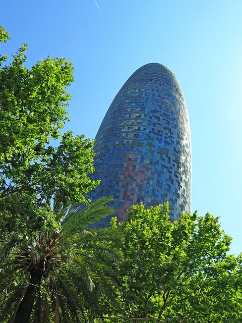 Mrakodrap, Barcelona, Nebo, Budova