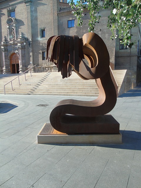 Free Statue Woman photo and picture